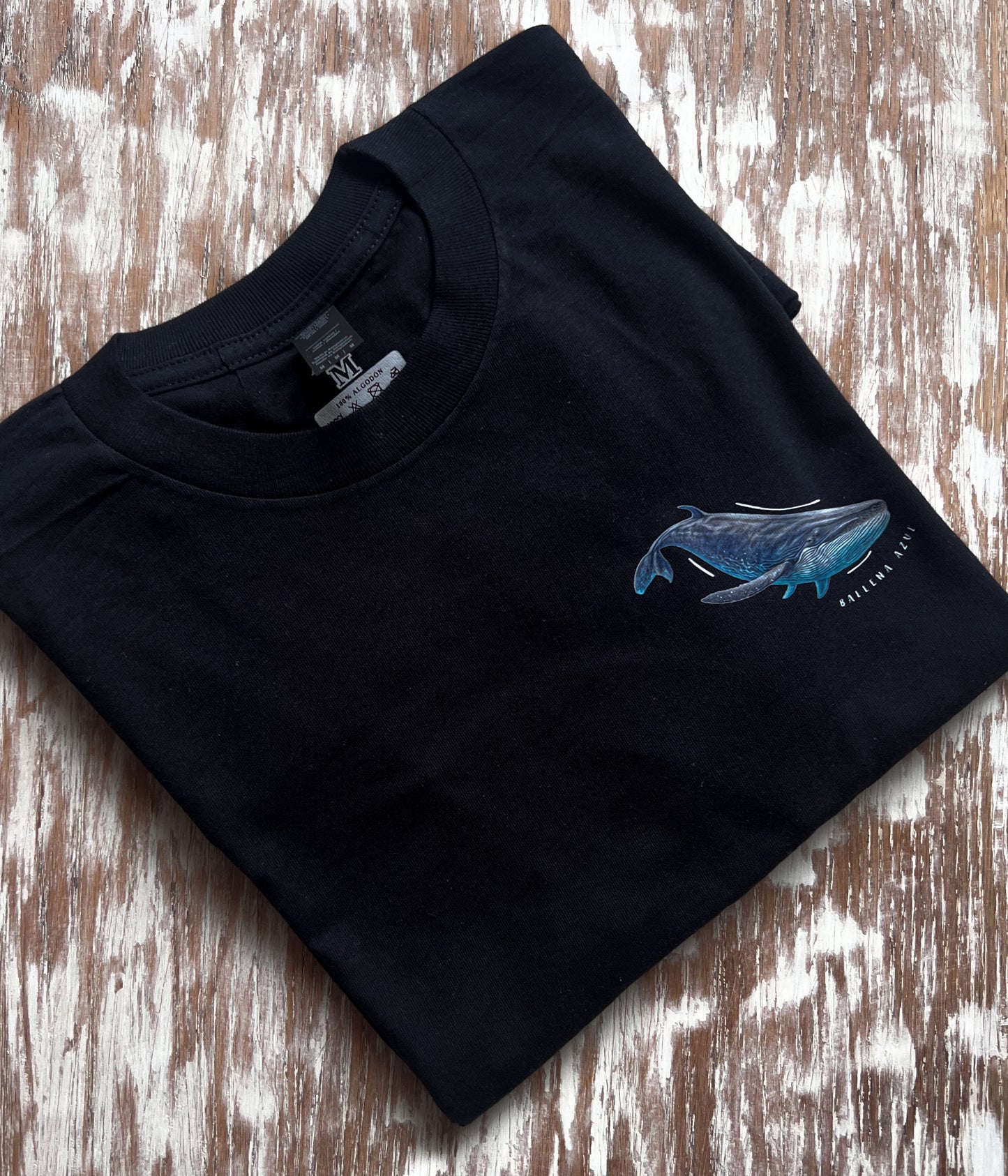 Polera Negra Ballena Azul