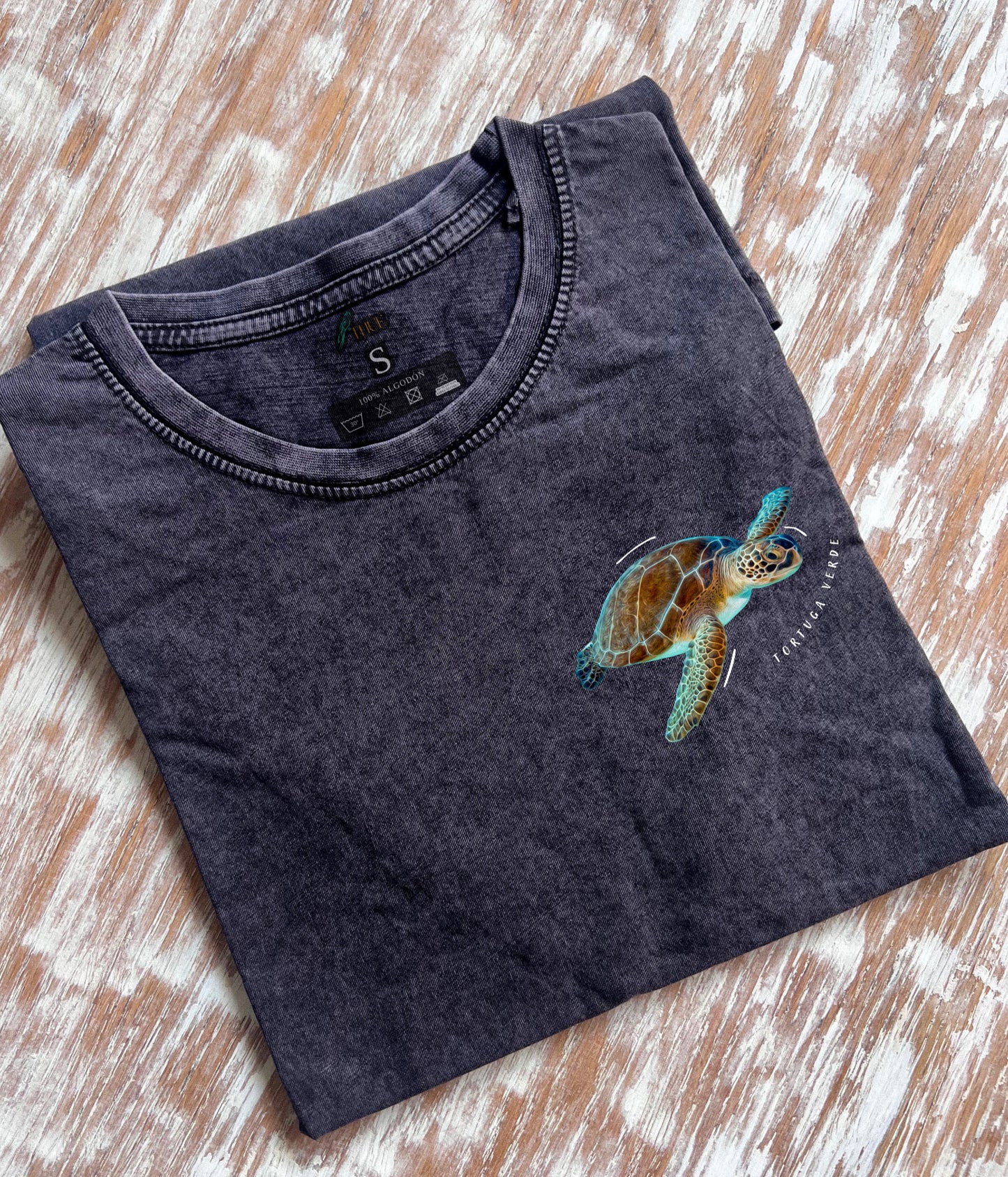 Polera efecto lavado Tortuga